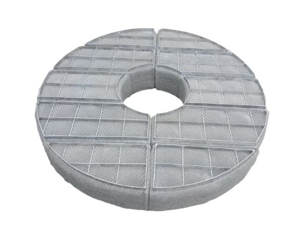 A ring shape wire mesh demister pad